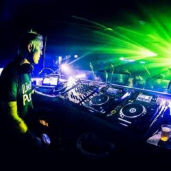 包厢战神:DJ棒棒-全力打造流行Electro音乐啸伟为杨昊专属订制包房串烧